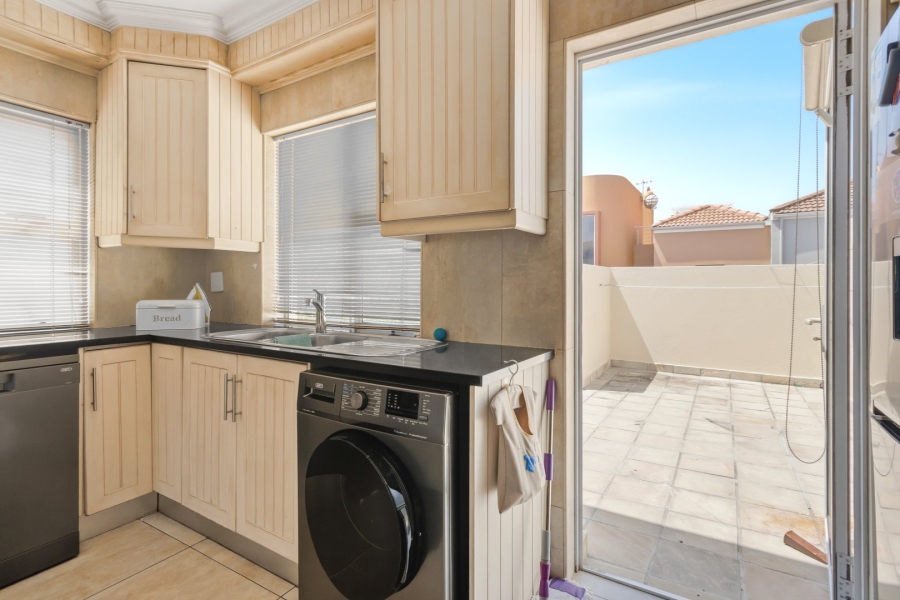 4 Bedroom Property for Sale in Harbour Island Western Cape